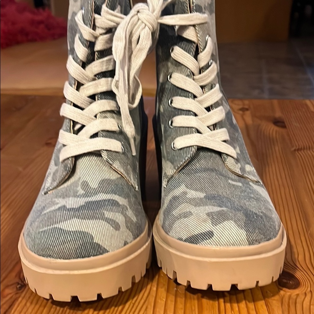 Torrid Lace Up Gray green Cream Boots with Chunky Sole - Picture 3 of 12